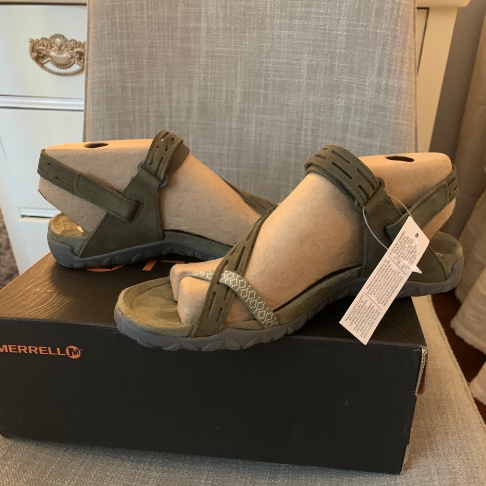Merrell Sandles